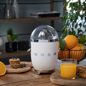 Presse Agrume Smeg