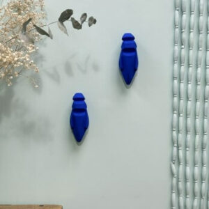 Butineuse Monochromic